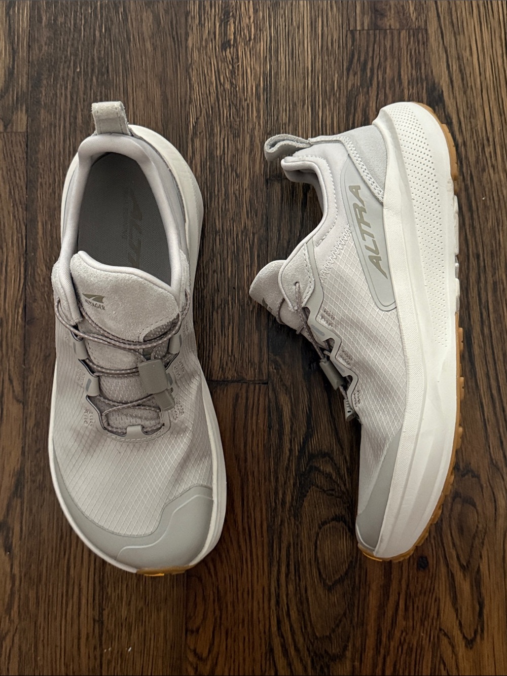 Worn once Altra Voyager shoe size 8.5 no box